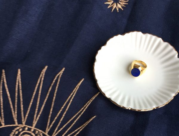 Gold Plated ring met blauwe edelsteen